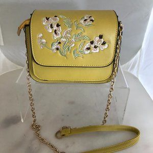 Crossbody with floral stitching